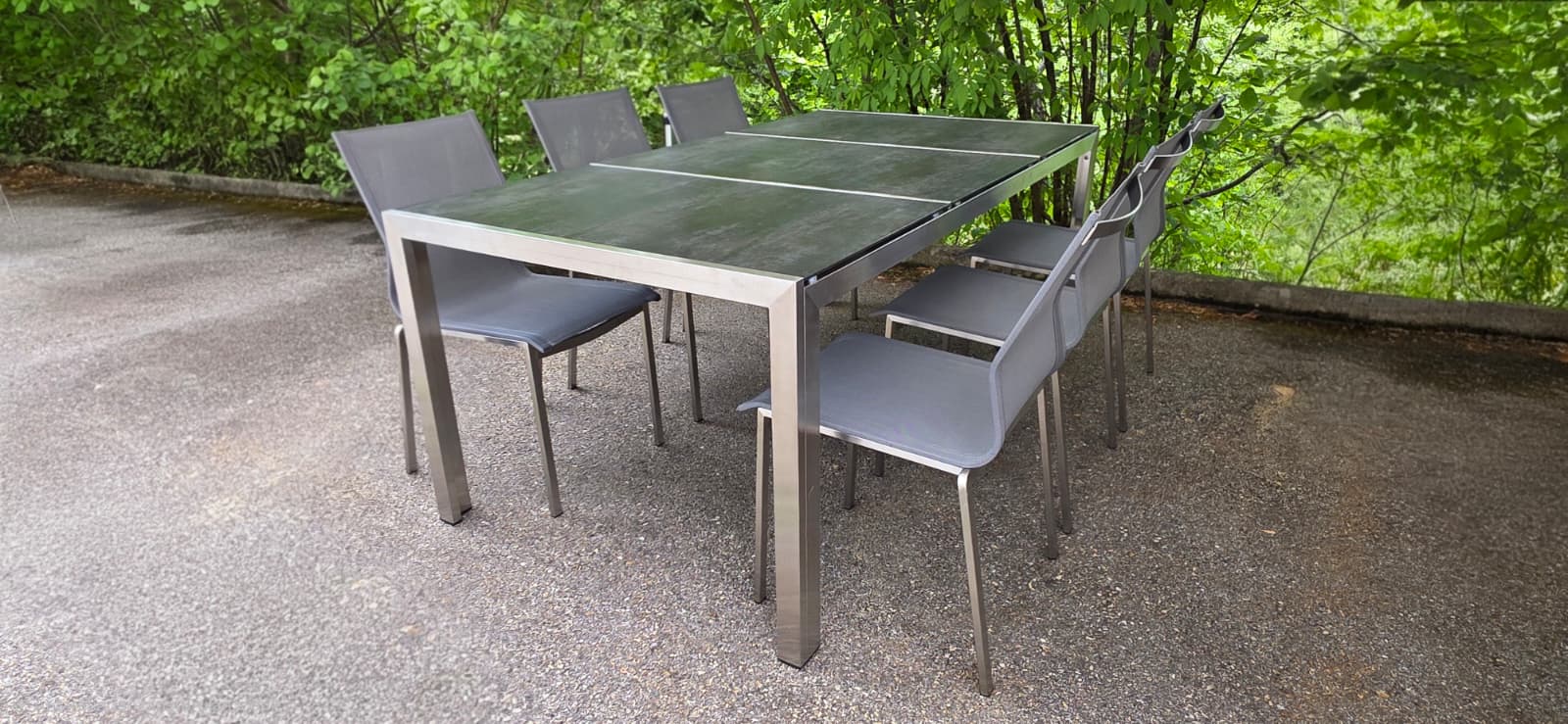 Esstisch, Metall, Glasplatte, Graue Stühle, Gartenmöbel