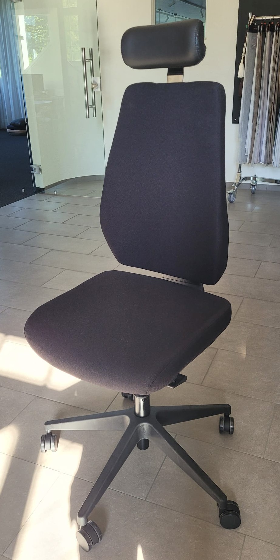 Bürostuhl, Schreibtischstuhl, Kopfstütze, Schwarz, Fünfrollenstuhl